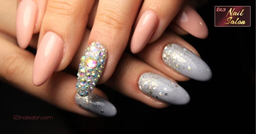 10 Simple Ideas for Nails That Will Transform Your Look Without Breaking the Bank 12 Simple Ideas For Glitter and Rhinestones